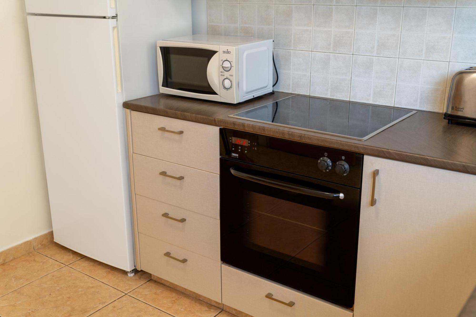 Olivia Mackenzie 2 Bedroom Flat With Pool Ларнака Экстерьер фото
