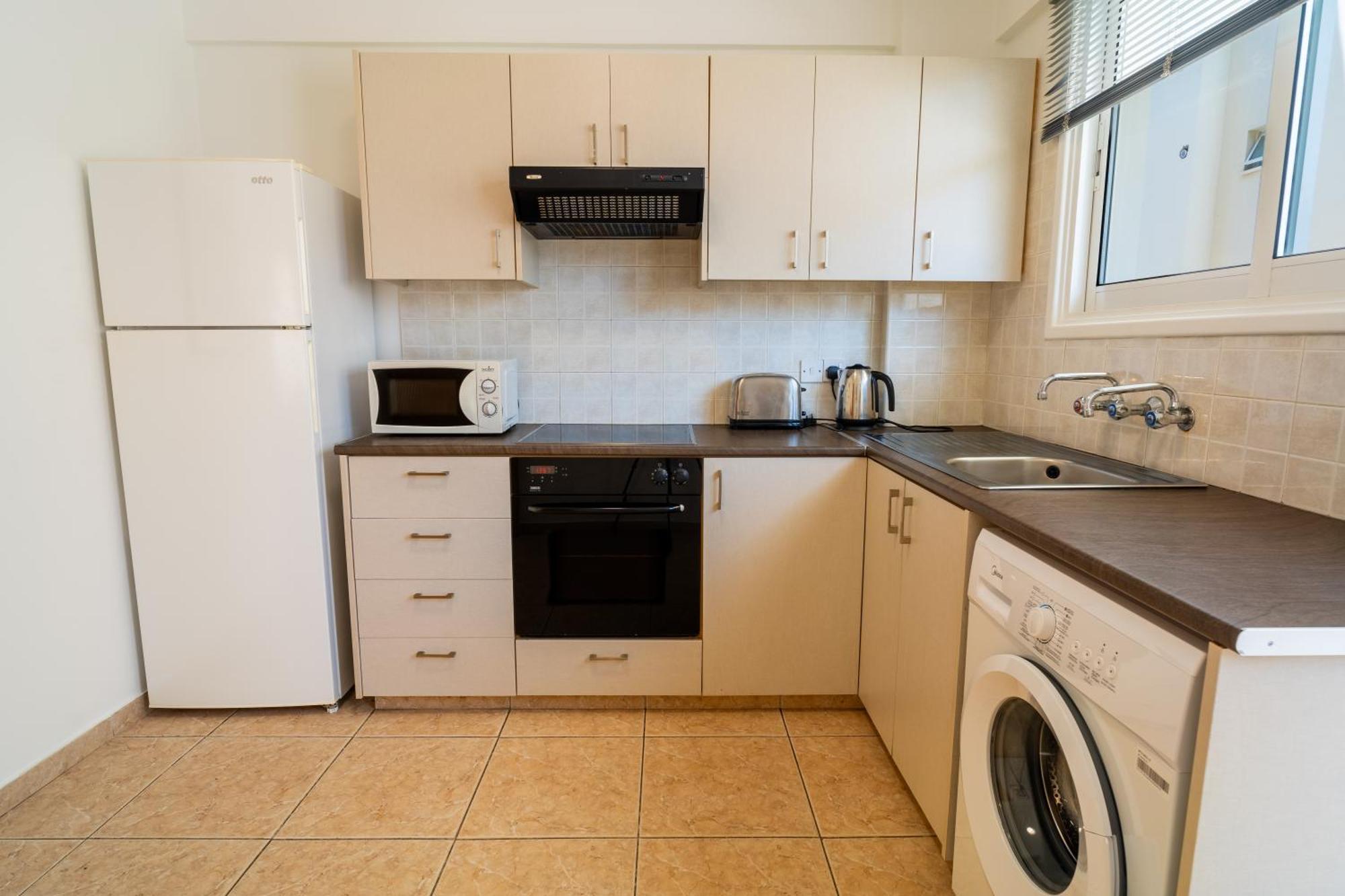 Olivia Mackenzie 2 Bedroom Flat With Pool Ларнака Экстерьер фото