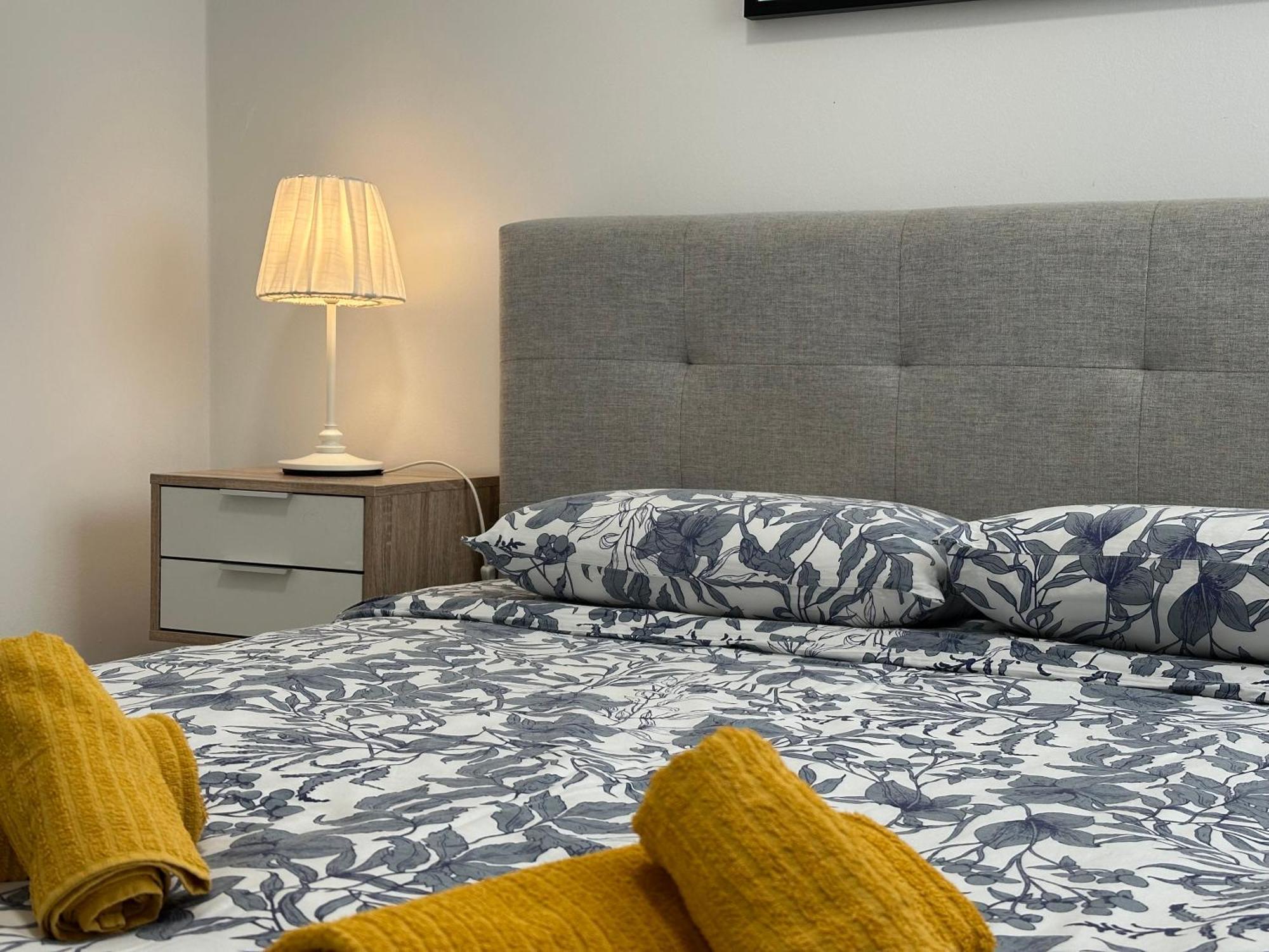 Olivia Mackenzie 2 Bedroom Flat With Pool Ларнака Экстерьер фото