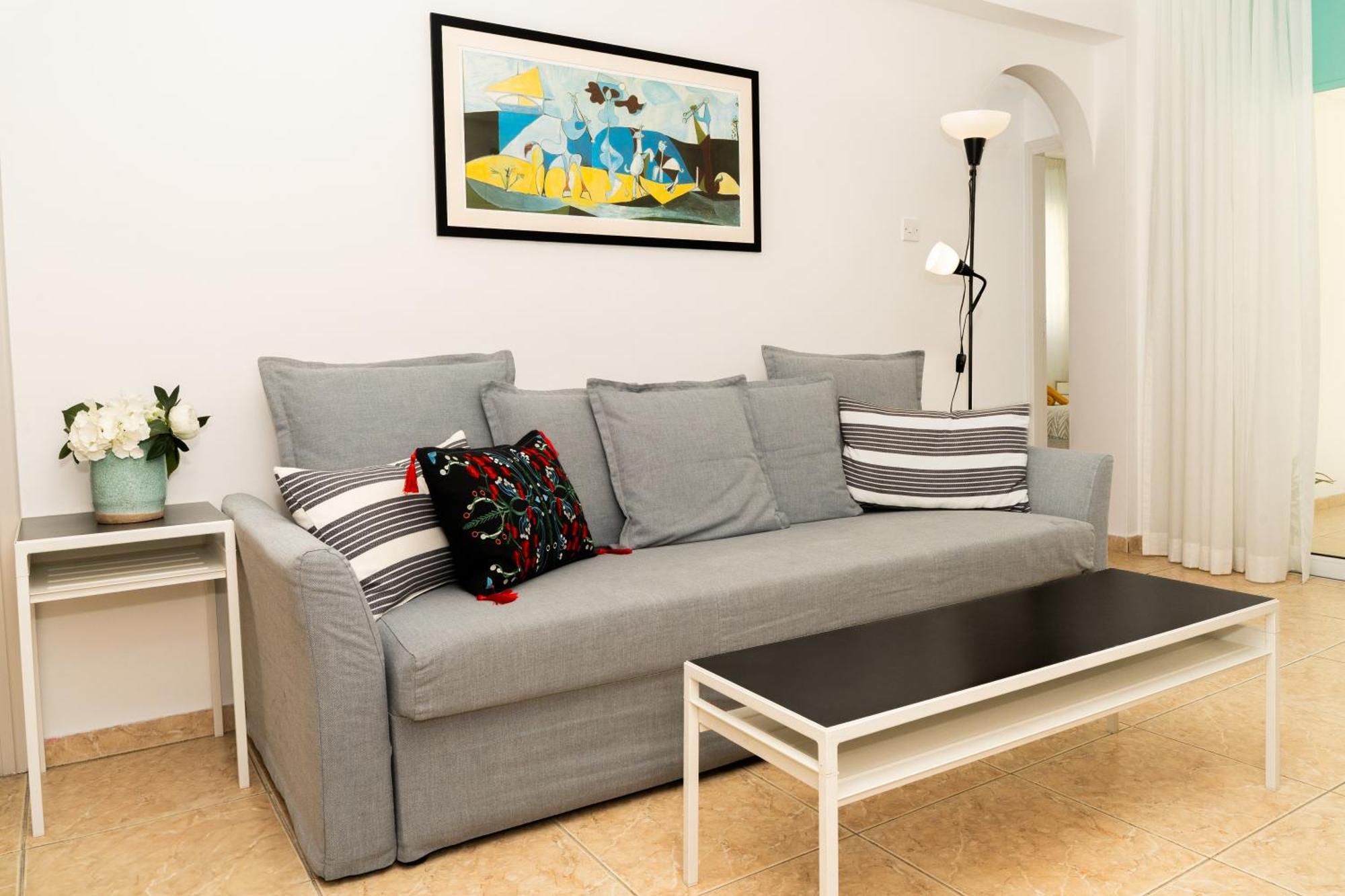Olivia Mackenzie 2 Bedroom Flat With Pool Ларнака Экстерьер фото