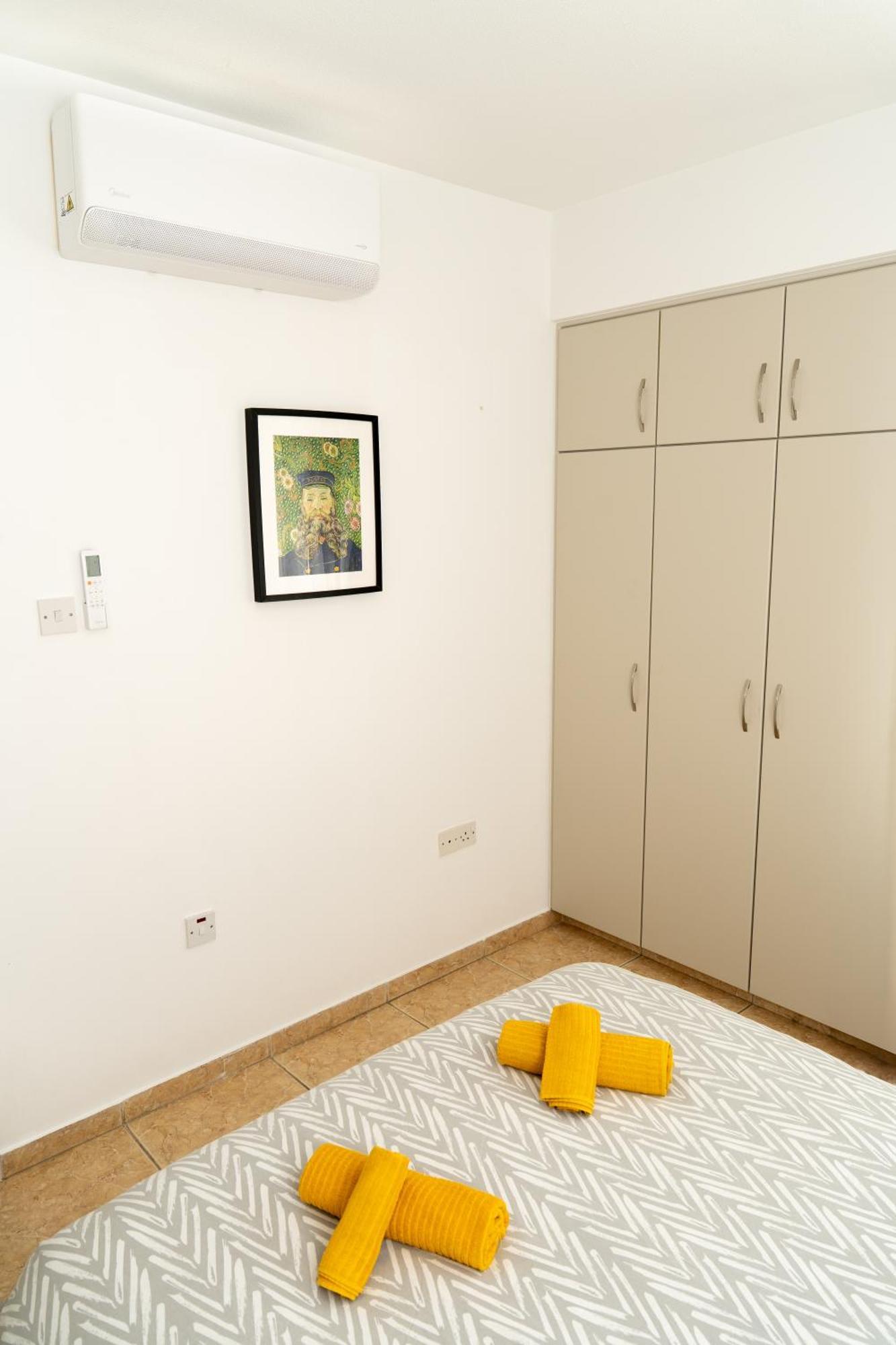 Olivia Mackenzie 2 Bedroom Flat With Pool Ларнака Экстерьер фото