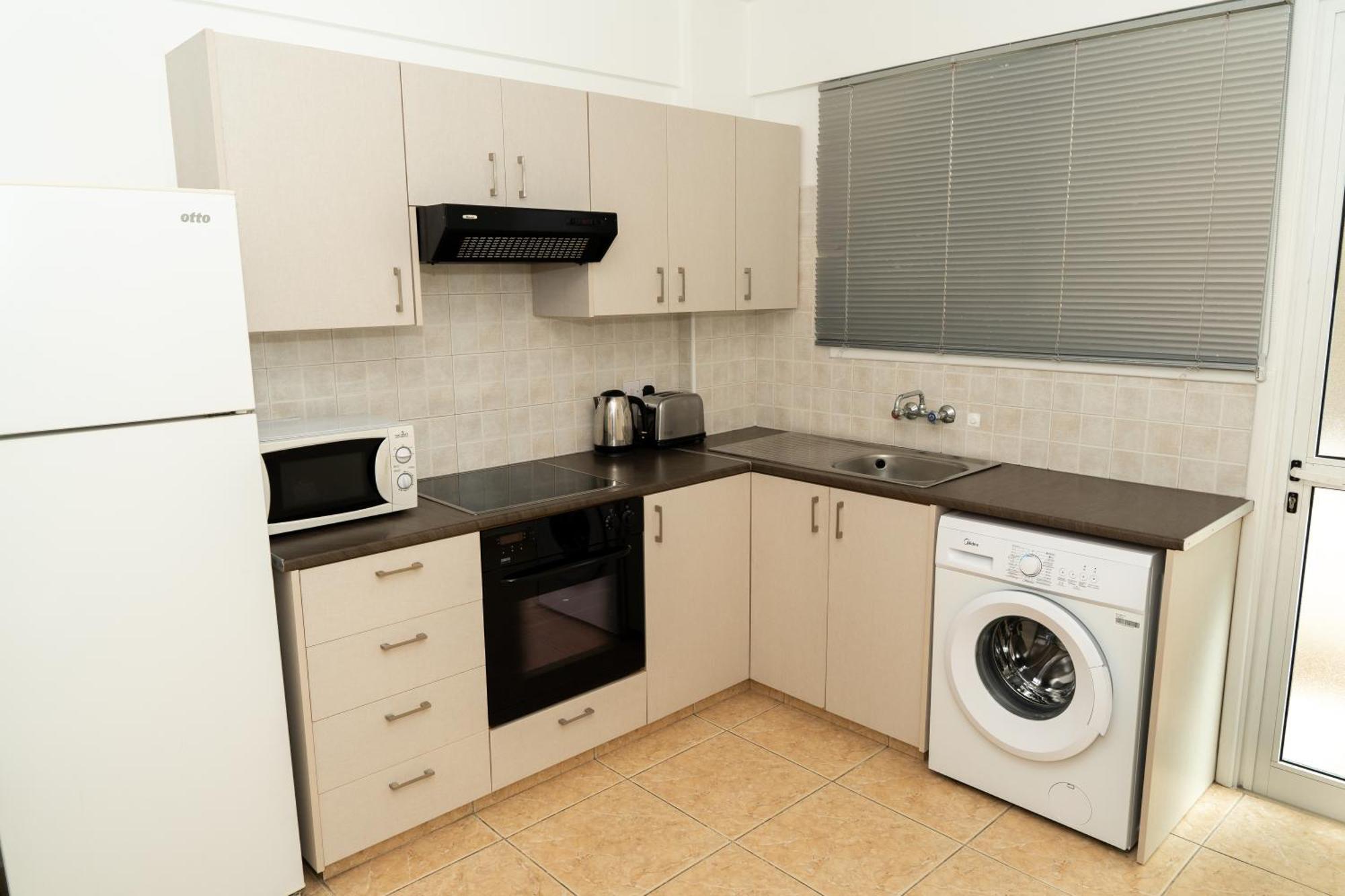Olivia Mackenzie 2 Bedroom Flat With Pool Ларнака Экстерьер фото