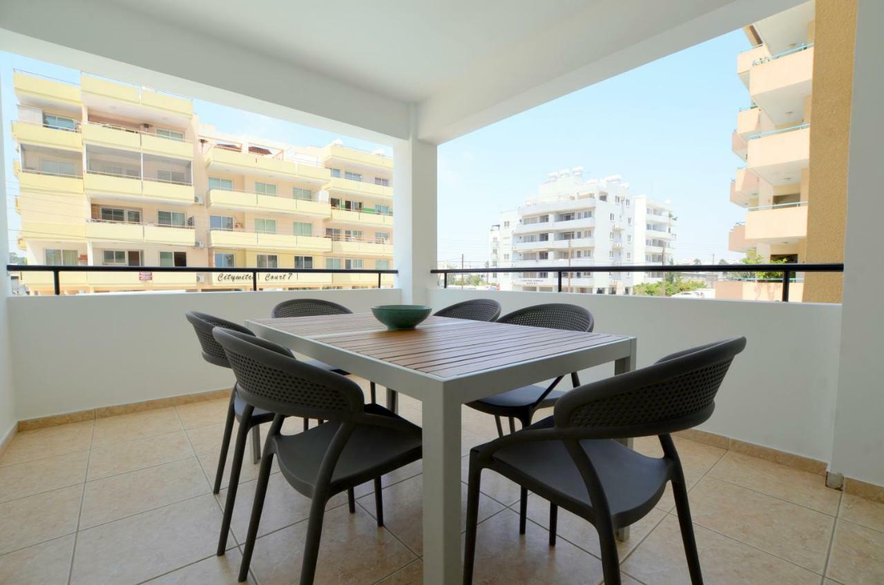 Olivia Mackenzie 2 Bedroom Flat With Pool Ларнака Экстерьер фото
